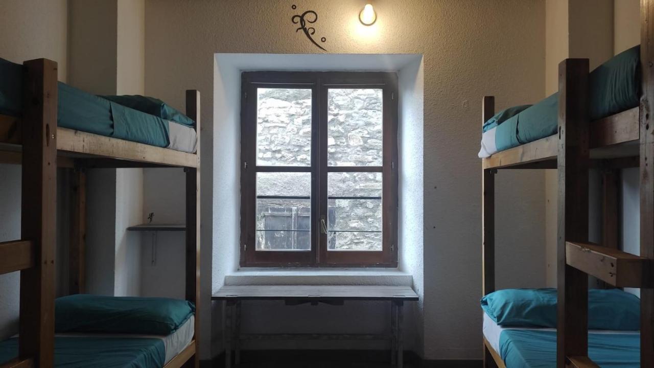 Albergue Triton - Villanúa Eksteriør billede