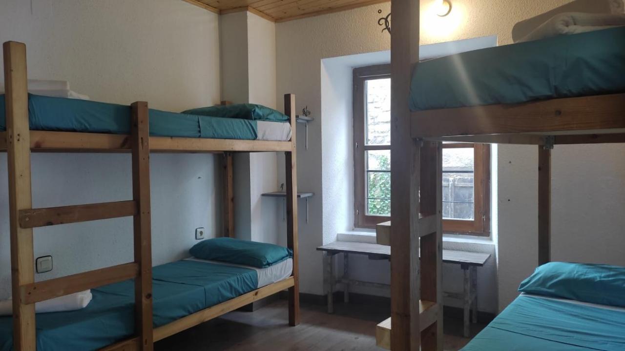 Albergue Triton - Villanúa Eksteriør billede