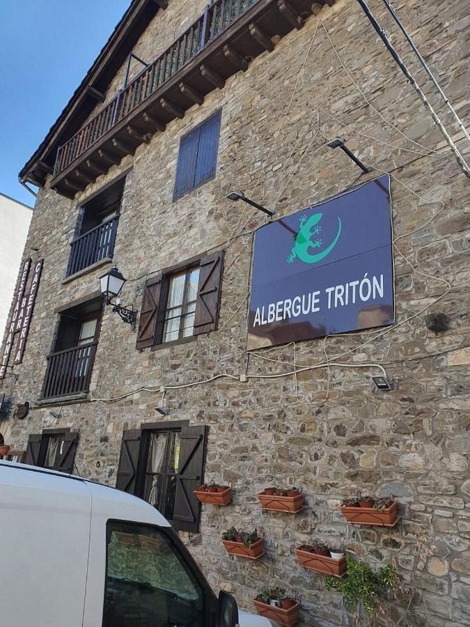 Albergue Triton - Villanúa Eksteriør billede