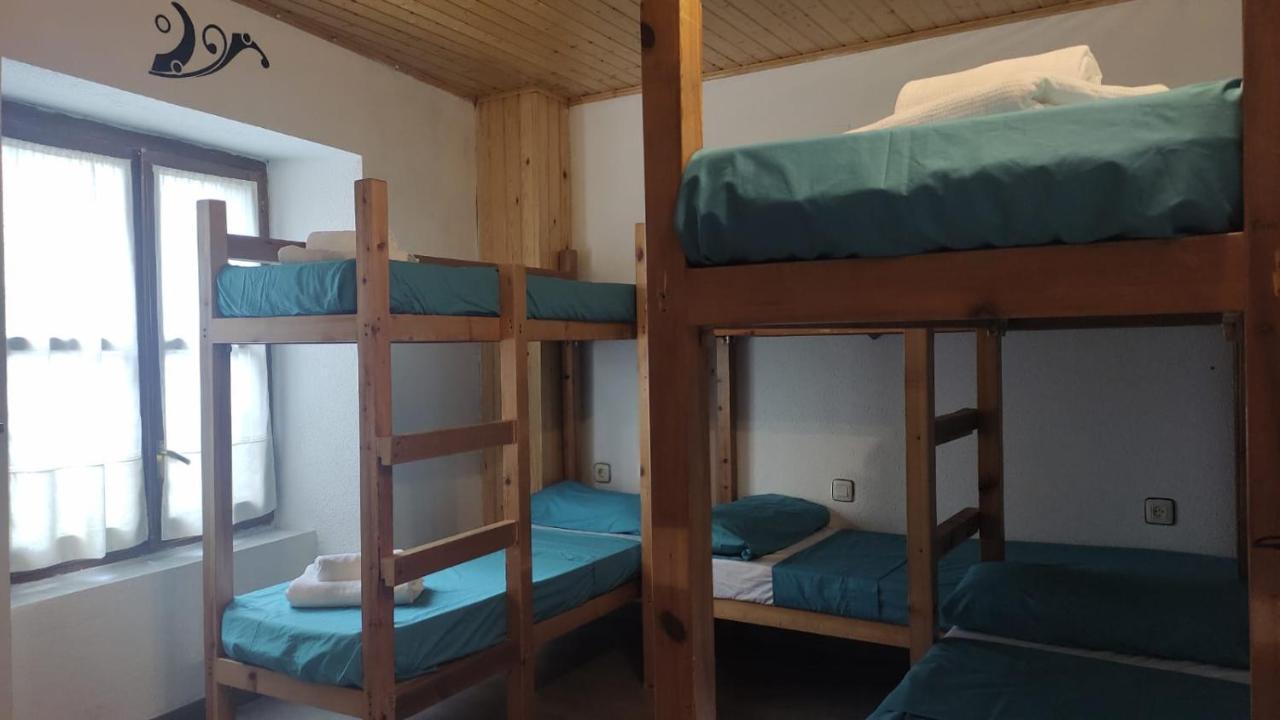 Albergue Triton - Villanúa Eksteriør billede